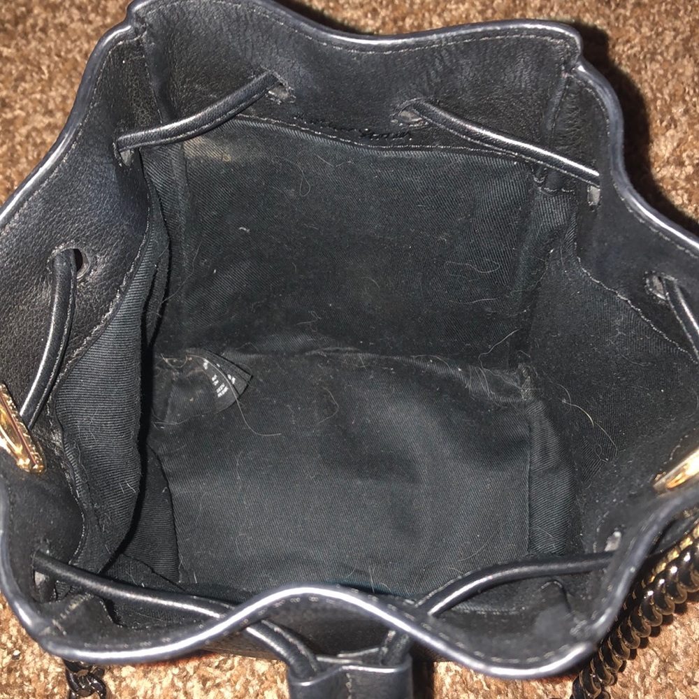 Bucket Bag With Multi Color Chain - image 4